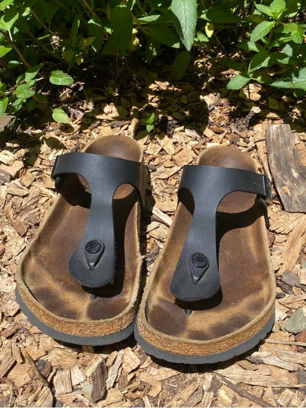 Birkenstock Gizeh Sandals - black leather